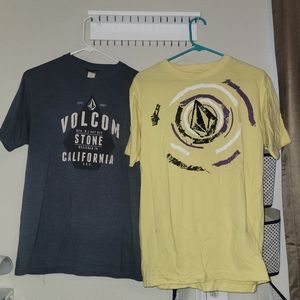 2 Volcom Graphic Tees Medium